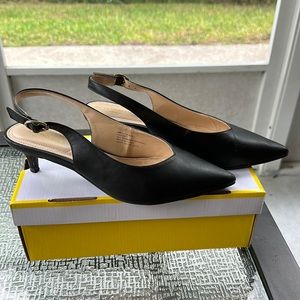 Liz Claiborne Black Slingback Size 8